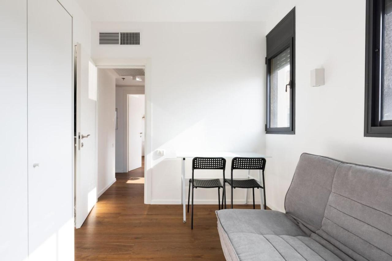 Elegant Apartment W Balcony & Mamad In Heart Of Tel Aviv By Sea N' Rent Экстерьер фото